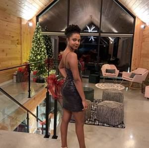 Meet your Posher, Sarah chloé